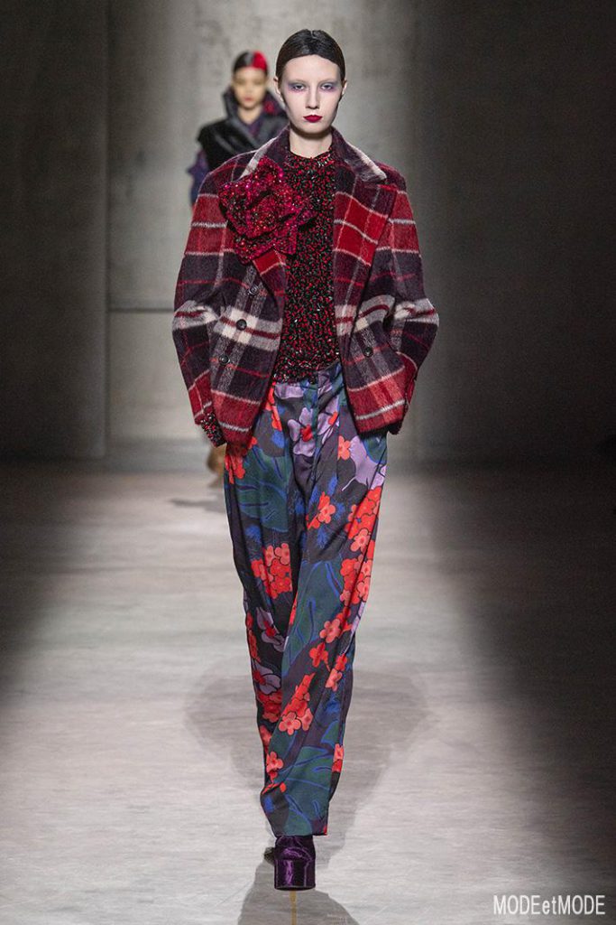 Women Ready to wear, autumn winter 2020 2021, fashion week, Paris, FRA, from the house of Dries Van Noten