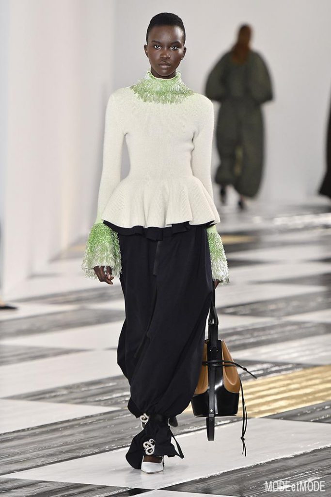 loewe_aw20pap_037