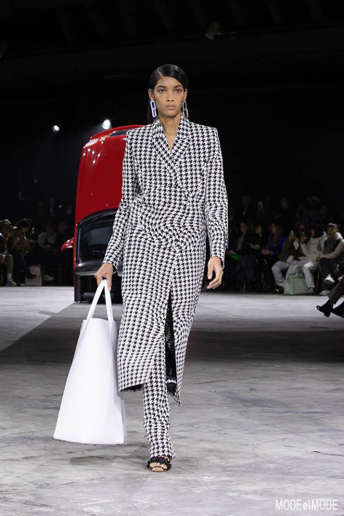 off_white_aw20pap_017