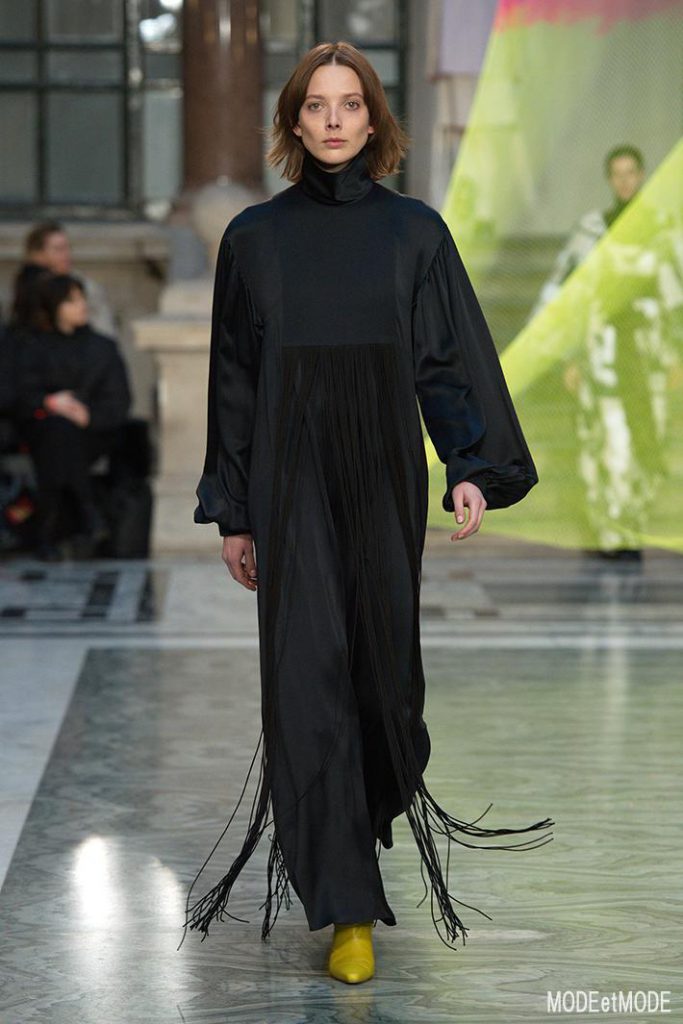 roksanda_aw20pap_026