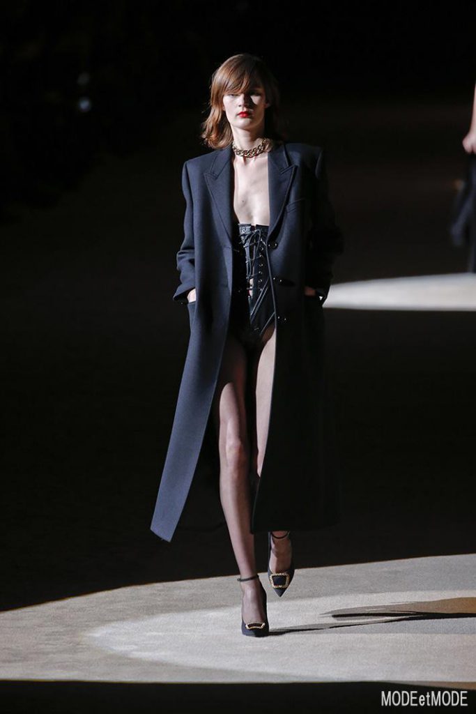 saint_laurent_aw20pap_003