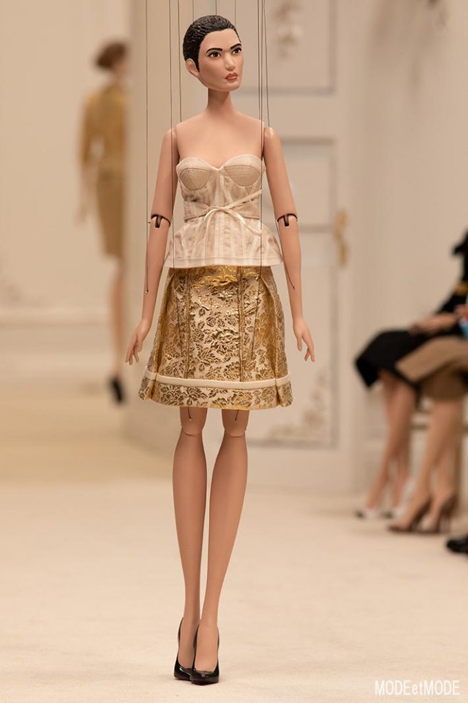 MOSCHINO_ss21_002