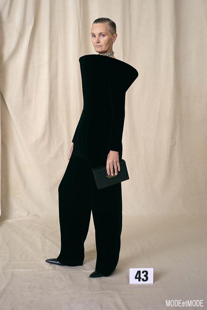 BALENCIAGA_COUTURE_043