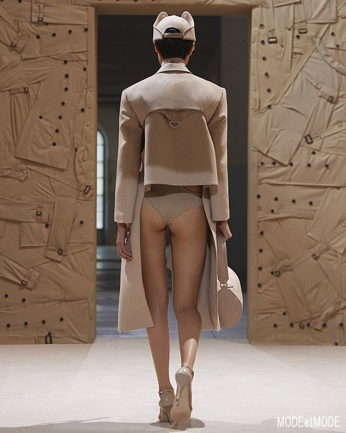 Burberry_SS22_005b