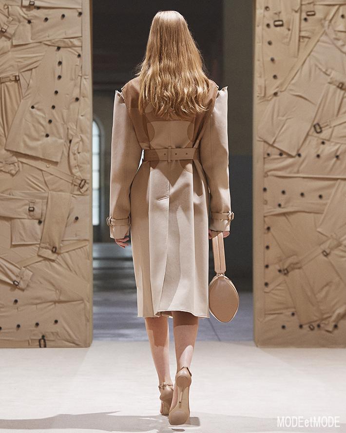 Burberry_SS22_013b