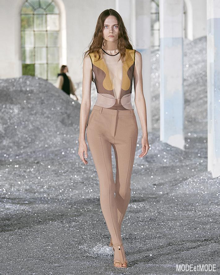 Burberry_SS22_014