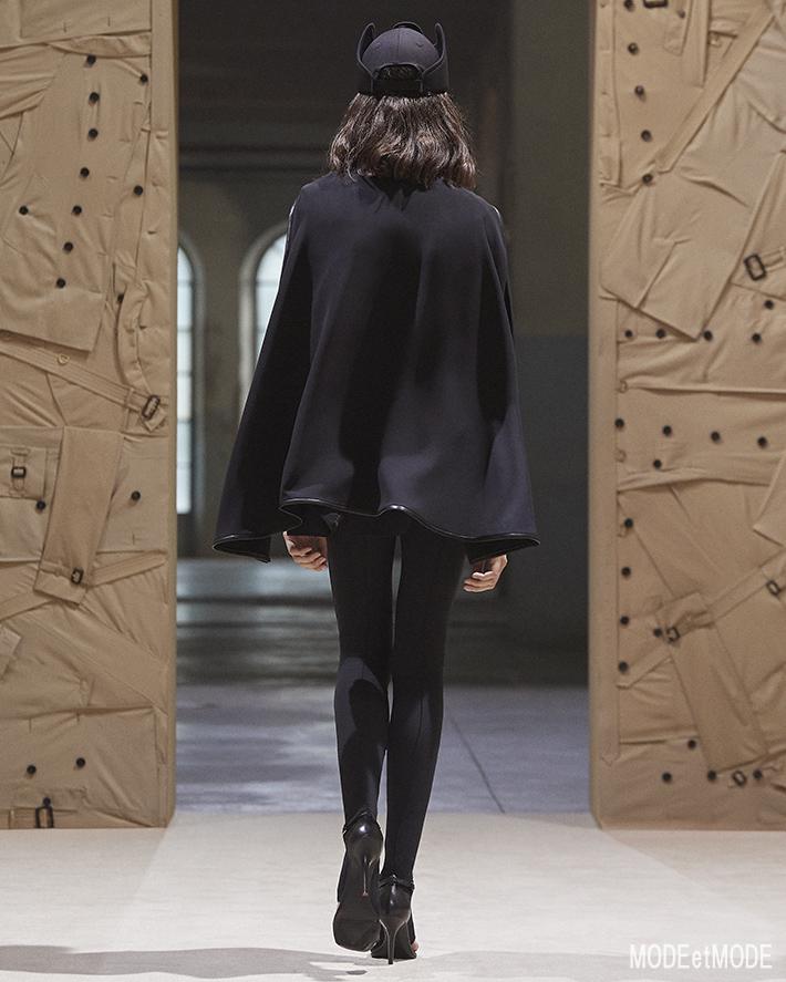 Burberry_SS22_018b
