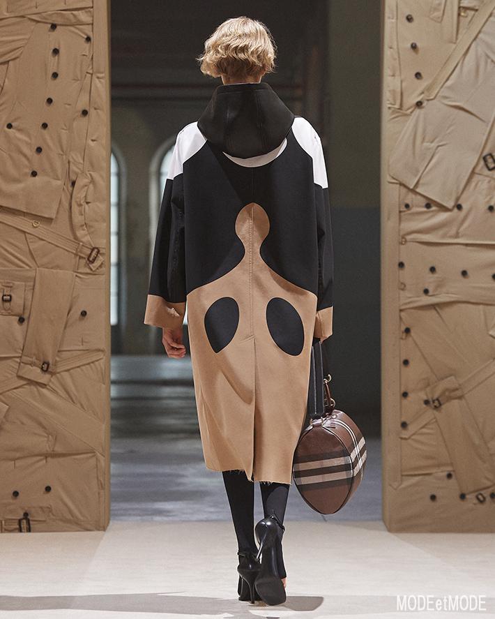 Burberry_SS22_023b