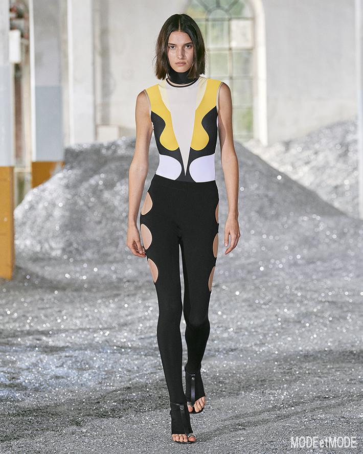 Burberry_SS22_024