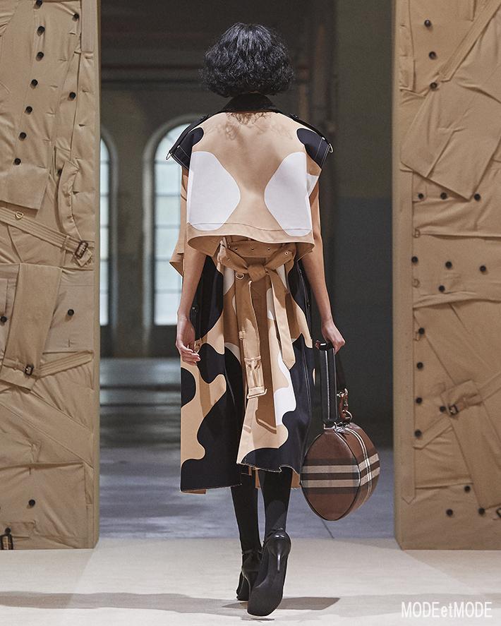 Burberry_SS22_025b