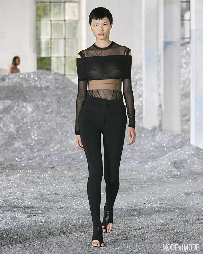 Burberry_SS22_028