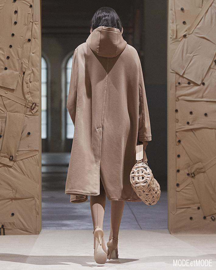 Burberry_SS22_029b