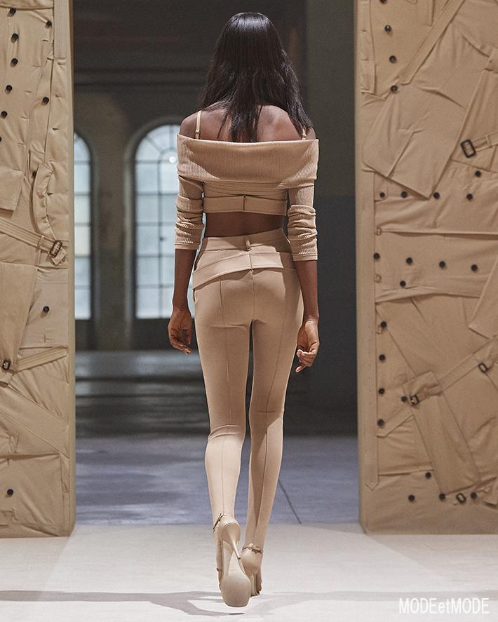Burberry_SS22_030b
