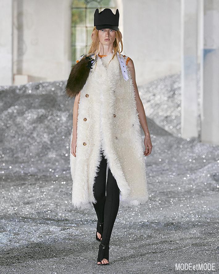 Burberry_SS22_033