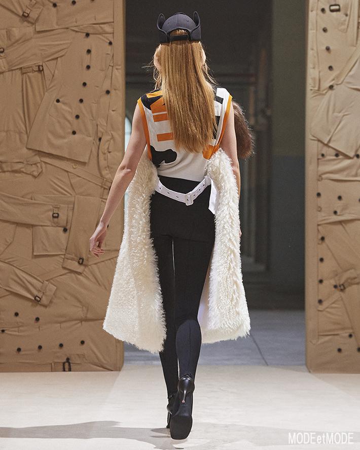 Burberry_SS22_033b