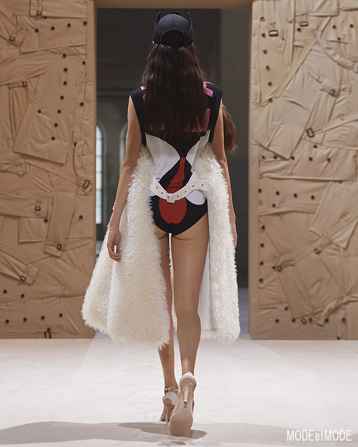 Burberry_SS22_035b