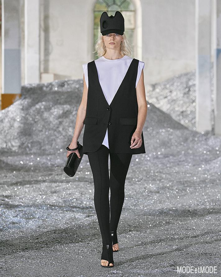 Burberry_SS22_036