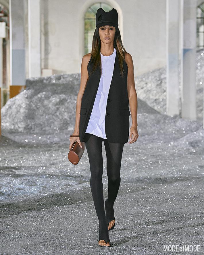 Burberry_SS22_038