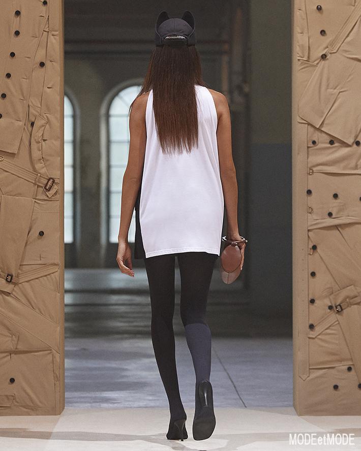 Burberry_SS22_038b