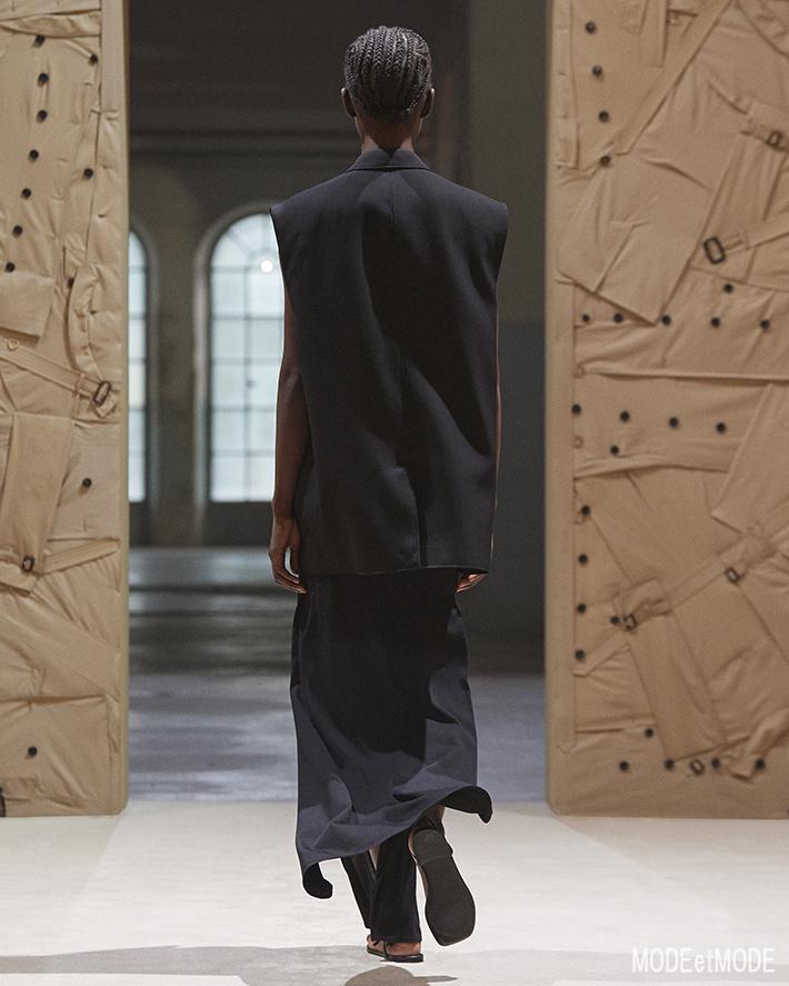 Burberry_SS22_039b