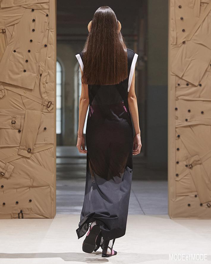 Burberry_SS22_040b