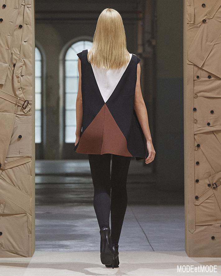 Burberry_SS22_041b