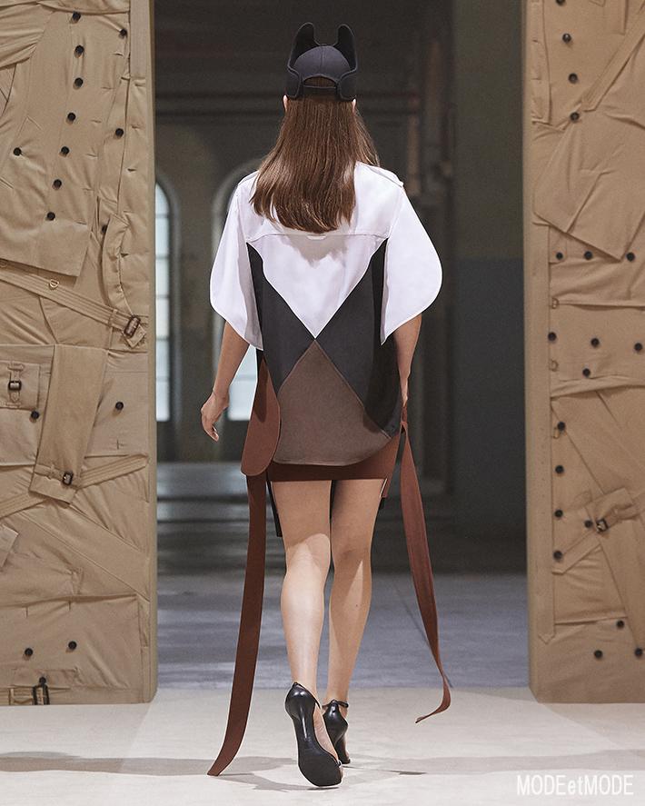 Burberry_SS22_042b