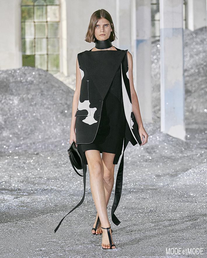 Burberry_SS22_045
