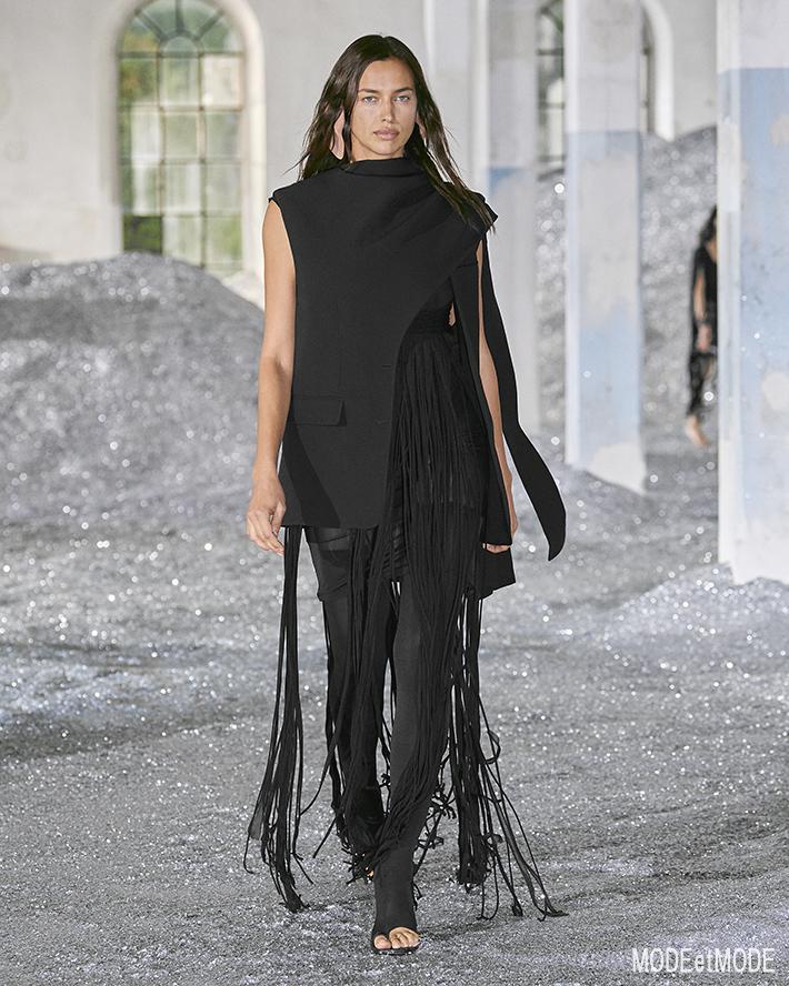 Burberry_SS22_047