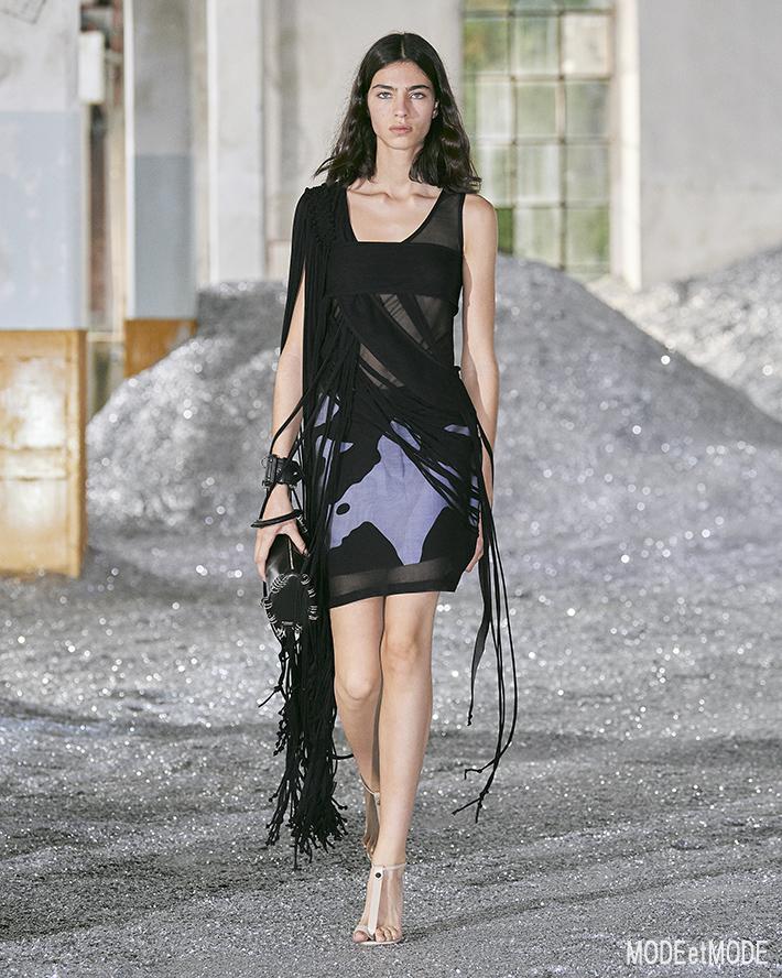 Burberry_SS22_048