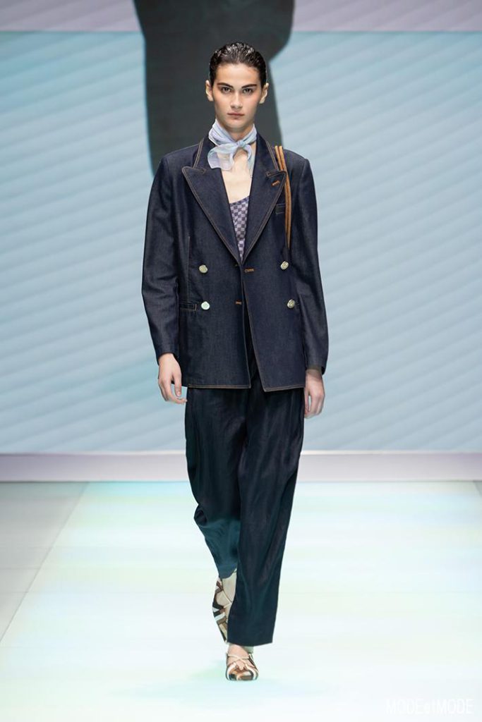 EMPORIO_ARMANI_SS22_LADIES_001