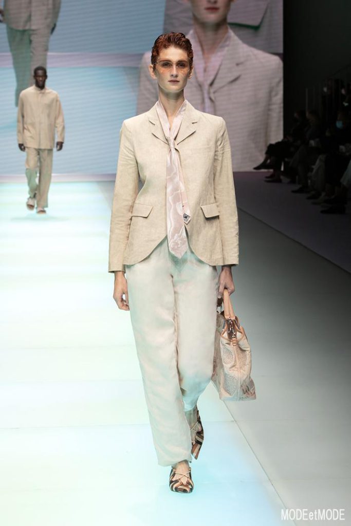 EMPORIO_ARMANI_SS22_LADIES_008