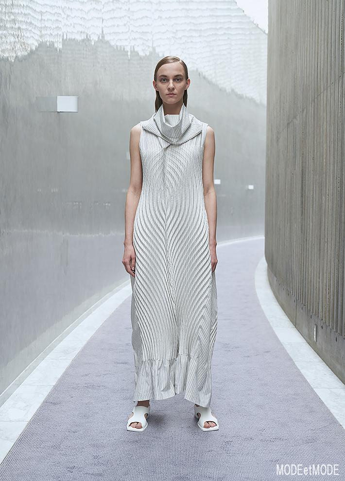ISSEY_MIYAKE_SS22_022