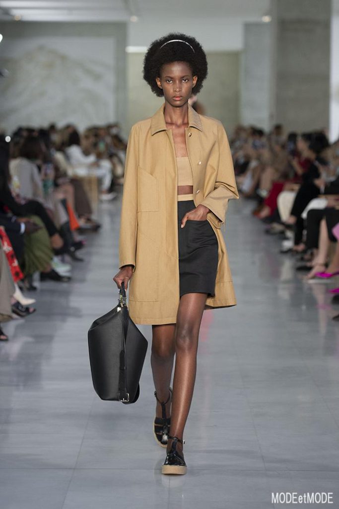 Max_Mara_SS22_012