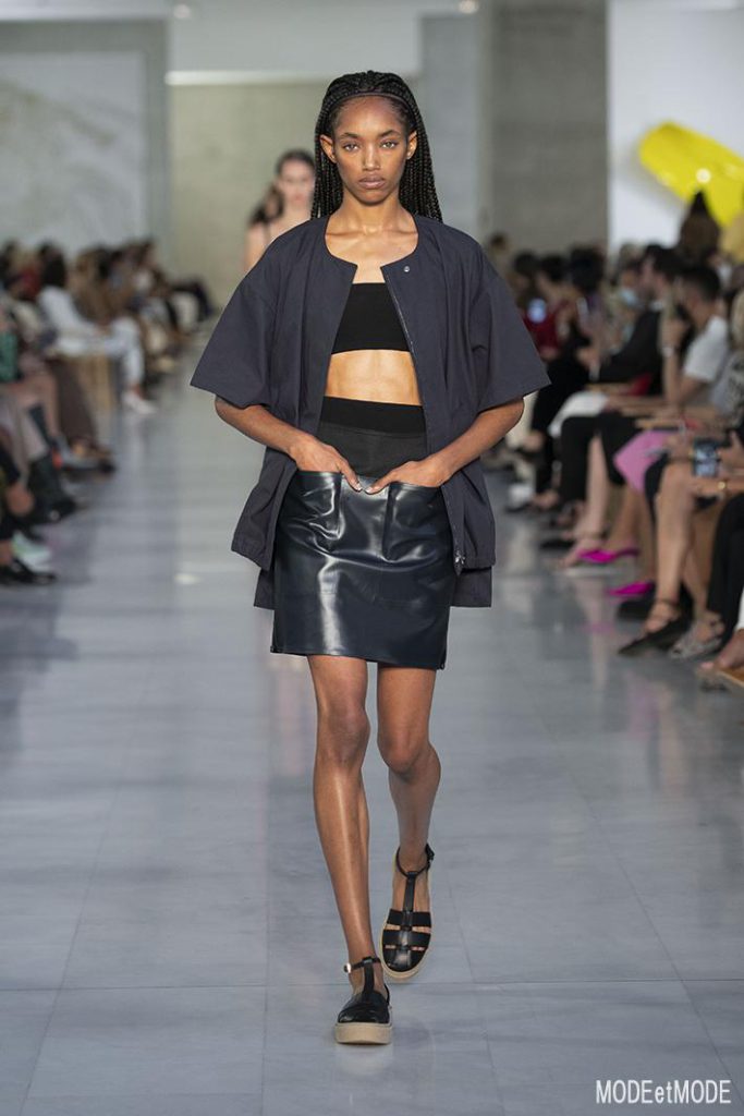 Max_Mara_SS22_016