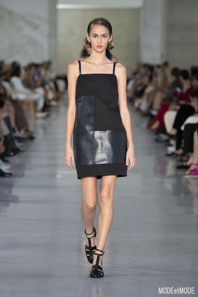 Max_Mara_SS22_017