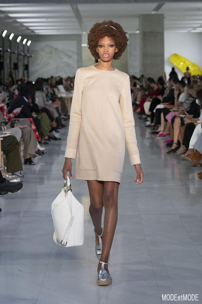 Max_Mara_SS22_023