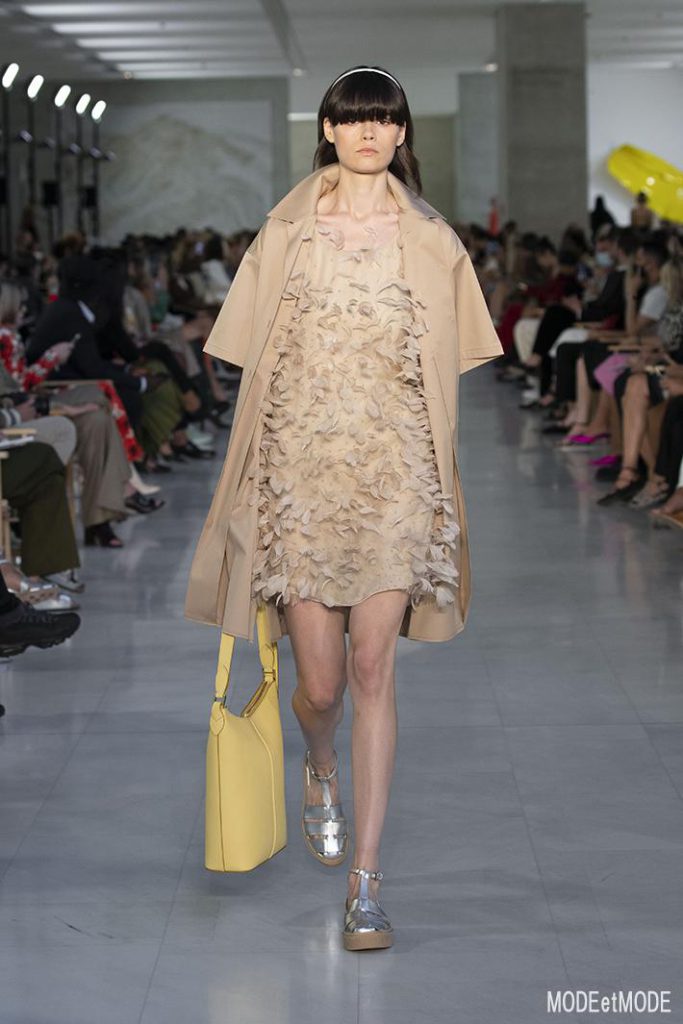 Max_Mara_SS22_024
