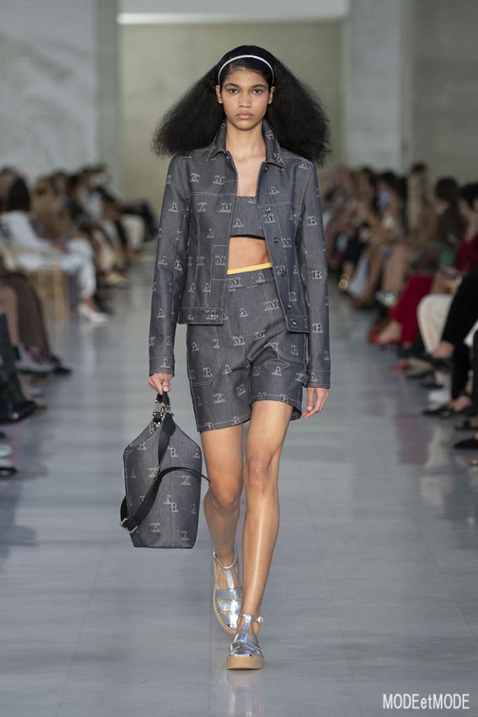 Max_Mara_SS22_030