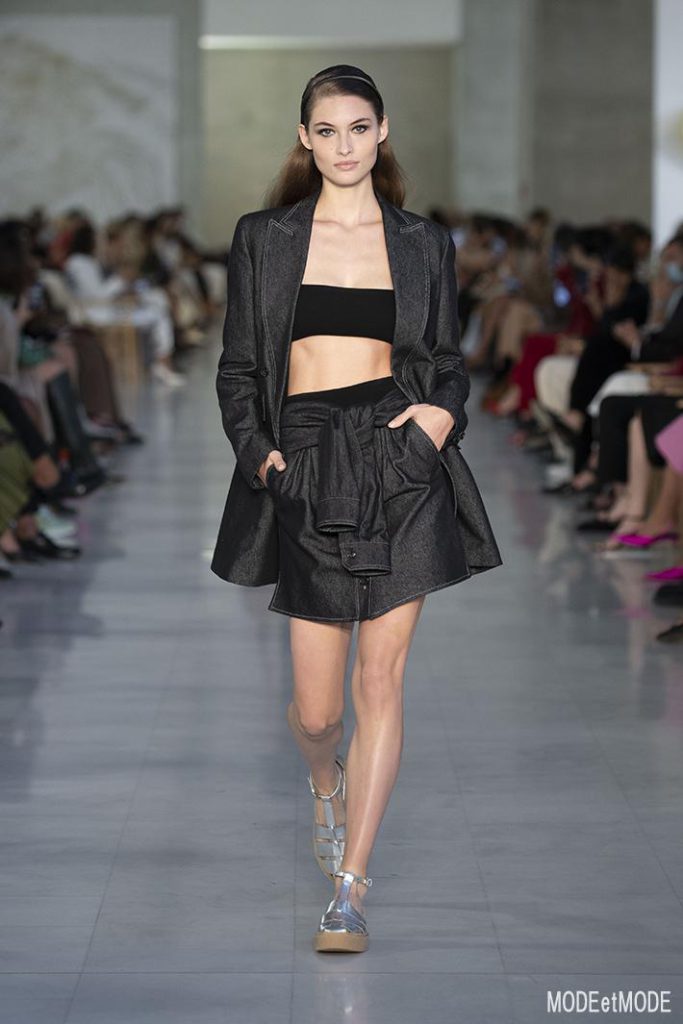 Max_Mara_SS22_036