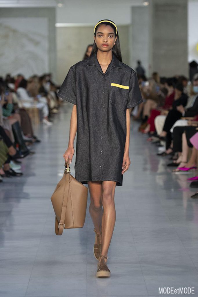 Max_Mara_SS22_037