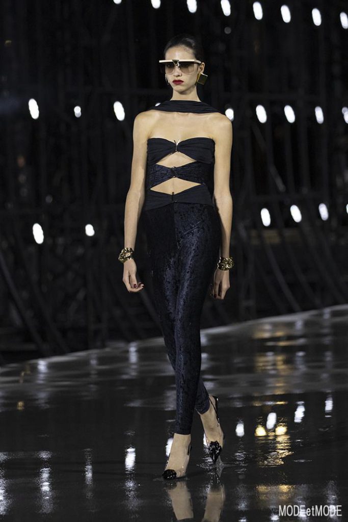 Saint_Laurent_SS22_002