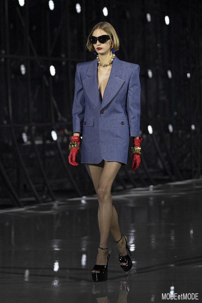 Saint_Laurent_SS22_014