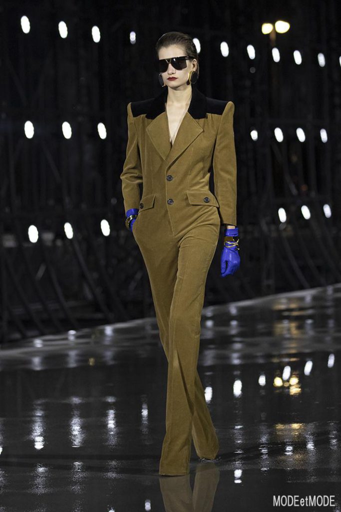 Saint_Laurent_SS22_015