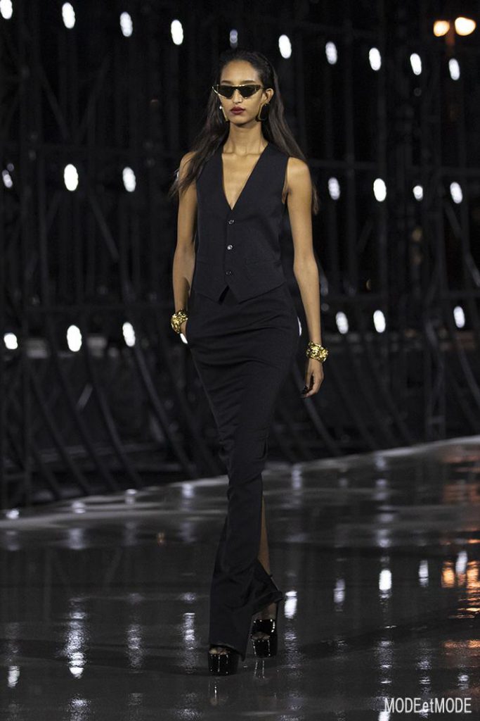 Saint_Laurent_SS22_025