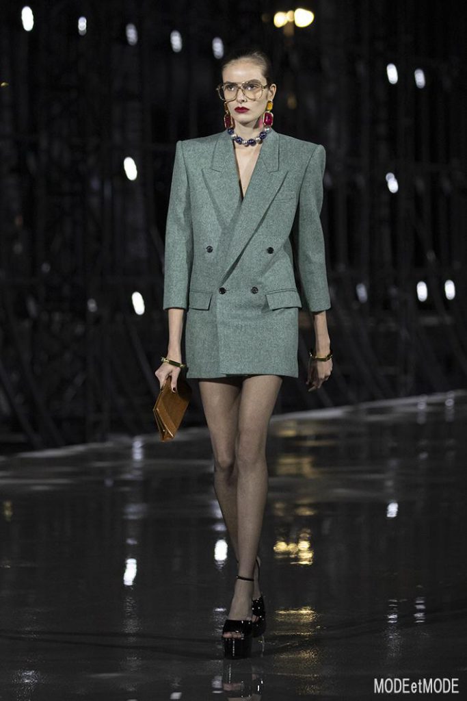 Saint_Laurent_SS22_040