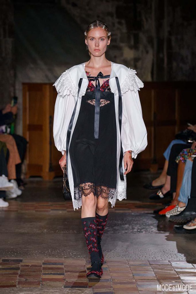 Simone_Rocha_SS22_009