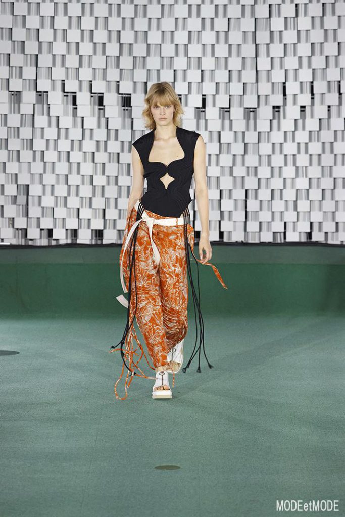 Stella_McCartney_SS22_016