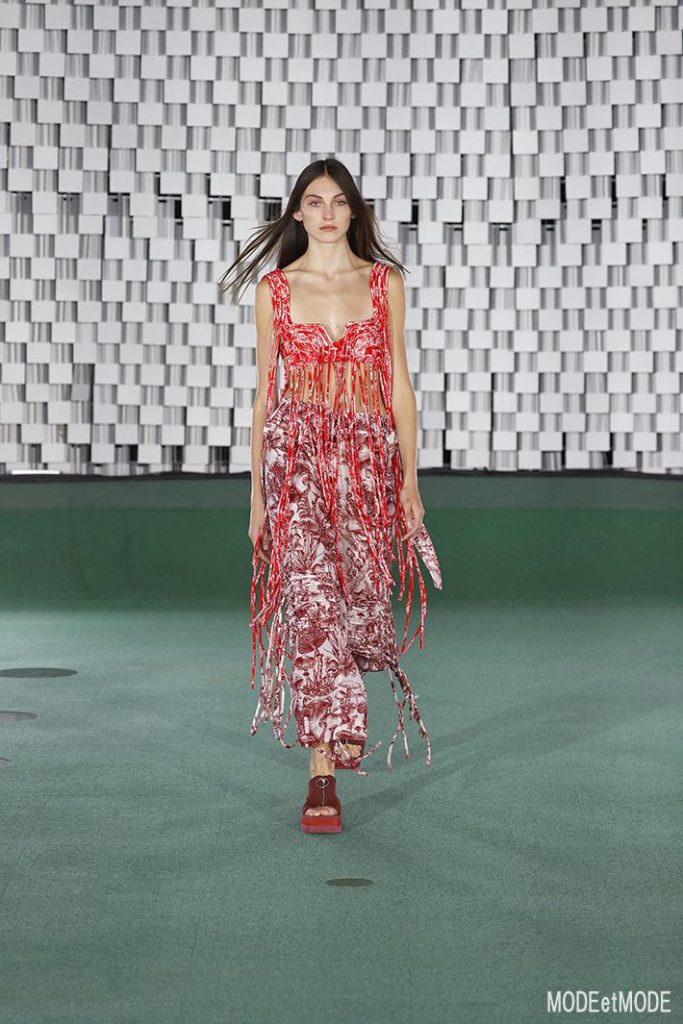 Stella_McCartney_SS22_017