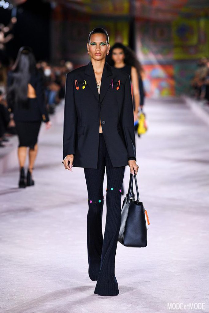 Versace_SS22_003